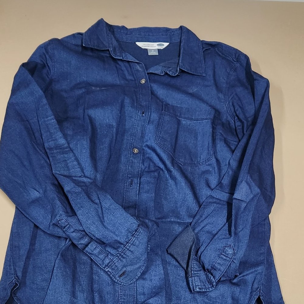 Old Navy Chambray Button Down Shirt